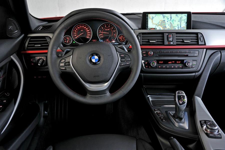  BMW 3-Series 2012 года  (фото 30 из 191)